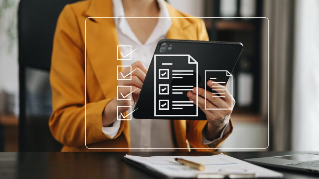 Free GEO audit: person filling in a digital checklist on a tablet